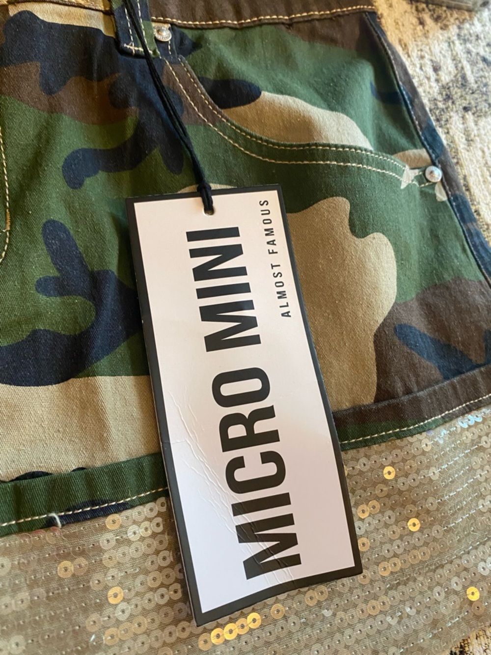 Almost Famous Camo
Micro Mini Skirt Gold Sequin
Hem NWT size large - Picture 7 of 15